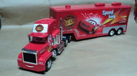 CIĘŻARÓWKA MANIEK Z BAJKI CARS 2, STEROWANA PILOTEM NA RADIO. CIĘŻARÓWKA MANIEK Z BAJKI CARS 2, STEROWANA PILOTEM NA RADIO.