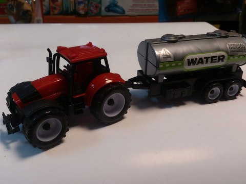 TRAKTOR Z PRZYCZEPĄ CYSTERNĄ. TRAKTOR CYSTERNA 32cm. TRAKTOR Z PRZYCZEPĄ CYSTERNĄ. TRAKTOR CYSTERNA 32cm.