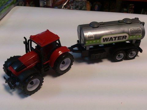 TRAKTOR Z PRZYCZEPĄ CYSTERNĄ. TRAKTOR CYSTERNA 32cm. TRAKTOR Z PRZYCZEPĄ CYSTERNĄ. TRAKTOR CYSTERNA 32cm.