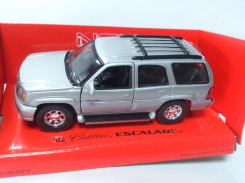 AUTOKOLEKCJA WELLY 1:34 - CADILLAC ESCALADE 2002 AUTOKOLEKCJA WELLY 1:34 - CADILLAC ESCALADE 2002