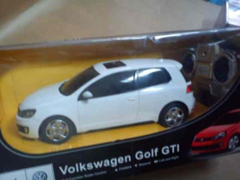 PRZECENA - AUTOKOLEKCJA RASTAR ZDALNIE STEROWANE 1:24 - VW GOLF GTI PRZECENA - AUTOKOLEKCJA RASTAR ZDALNIE STEROWANE 1:24 - VW GOLF GTI