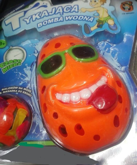 TYKAJĄCA POMARAŃCZOWA BOMBA WODNA. GRA ZRĘCZNOŚCIOWA, BALONY NA WODĘ TYKAJĄCA POMARAŃCZOWA BOMBA WODNA. GRA ZRĘCZNOŚCIOWA, BALONY NA WODĘ