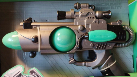 PISTOLET NA BATERTIE ZE ŚWIATŁEM I DŹWIĘKIEM. BROŃ KOSMICZNEGO WOJOWNIKA PISTOLET NA BATERTIE ZE ŚWIATŁEM I DŹWIĘKIEM. BROŃ KOSMICZNEGO WOJOWNIKA