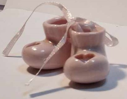 OZDOBA - BUCIKI CERAMICZNE - ŚLICZNY DODATEK DO PREZENTU, DEKORACJA OKOLICZNOŚCIOWA - NARODZINY, CHRZEST, BABY SHOWER. OZDOBA - BUCIKI CERAMICZNE - ŚLICZNY DODATEK DO PREZENTU, DEKORACJA OKOLICZNOŚCIOWA - NARODZINY, CHRZEST, BABY SHOWER.