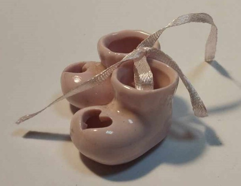 OZDOBA - BUCIKI CERAMICZNE - ŚLICZNY DODATEK DO PREZENTU, DEKORACJA OKOLICZNOŚCIOWA - NARODZINY, CHRZEST, BABY SHOWER. OZDOBA - BUCIKI CERAMICZNE - ŚLICZNY DODATEK DO PREZENTU, DEKORACJA OKOLICZNOŚCIOWA - NARODZINY, CHRZEST, BABY SHOWER.