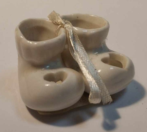 OZDOBA - BUCIKI CERAMICZNE - ŚLICZNY DODATEK DO PREZENTU, DEKORACJA OKOLICZNOŚCIOWA - NARODZINY, CHRZEST, BABY SHOWER. OZDOBA - BUCIKI CERAMICZNE - ŚLICZNY DODATEK DO PREZENTU, DEKORACJA OKOLICZNOŚCIOWA - NARODZINY, CHRZEST, BABY SHOWER.