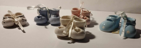 OZDOBA - BUCIKI CERAMICZNE - ŚLICZNY DODATEK DO PREZENTU, DEKORACJA OKOLICZNOŚCIOWA - NARODZINY, CHRZEST, BABY SHOWER. OZDOBA - BUCIKI CERAMICZNE - ŚLICZNY DODATEK DO PREZENTU, DEKORACJA OKOLICZNOŚCIOWA - NARODZINY, CHRZEST, BABY SHOWER.
