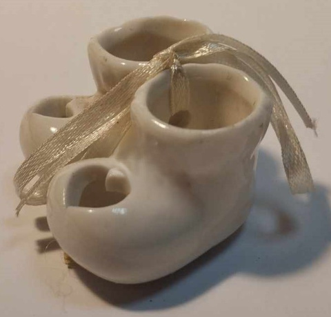 OZDOBA - BUCIKI CERAMICZNE - ŚLICZNY DODATEK DO PREZENTU, DEKORACJA OKOLICZNOŚCIOWA - NARODZINY, CHRZEST, BABY SHOWER. OZDOBA - BUCIKI CERAMICZNE - ŚLICZNY DODATEK DO PREZENTU, DEKORACJA OKOLICZNOŚCIOWA - NARODZINY, CHRZEST, BABY SHOWER.