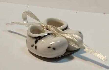 OZDOBA - BUCIKI CERAMICZNE - ŚLICZNY DODATEK DO PREZENTU, DEKORACJA OKOLICZNOŚCIOWA - NARODZINY, CHRZEST, BABY SHOWER. OZDOBA - BUCIKI CERAMICZNE - ŚLICZNY DODATEK DO PREZENTU, DEKORACJA OKOLICZNOŚCIOWA - NARODZINY, CHRZEST, BABY SHOWER.
