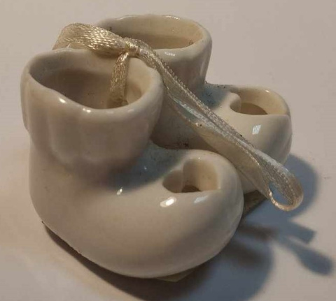 OZDOBA - BUCIKI CERAMICZNE - ŚLICZNY DODATEK DO PREZENTU, DEKORACJA OKOLICZNOŚCIOWA - NARODZINY, CHRZEST, BABY SHOWER. OZDOBA - BUCIKI CERAMICZNE - ŚLICZNY DODATEK DO PREZENTU, DEKORACJA OKOLICZNOŚCIOWA - NARODZINY, CHRZEST, BABY SHOWER.