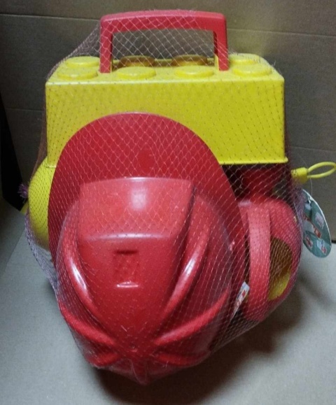 MEGA ZESTAW MŁODEGO MURARZA - KASK, WIADRO, FORMA I KONEWKA DO PIASKU MEGA ZESTAW MŁODEGO MURARZA - KASK, WIADRO, FORMA I KONEWKA DO PIASKU