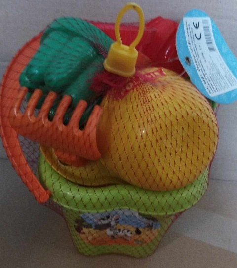 ZESTAW ZABAWEK DO PIASKU W WIADERKU Z ZEBRĄ wys. 11cm ZESTAW ZABAWEK DO PIASKU W WIADERKU Z ZEBRĄ wys. 11cm