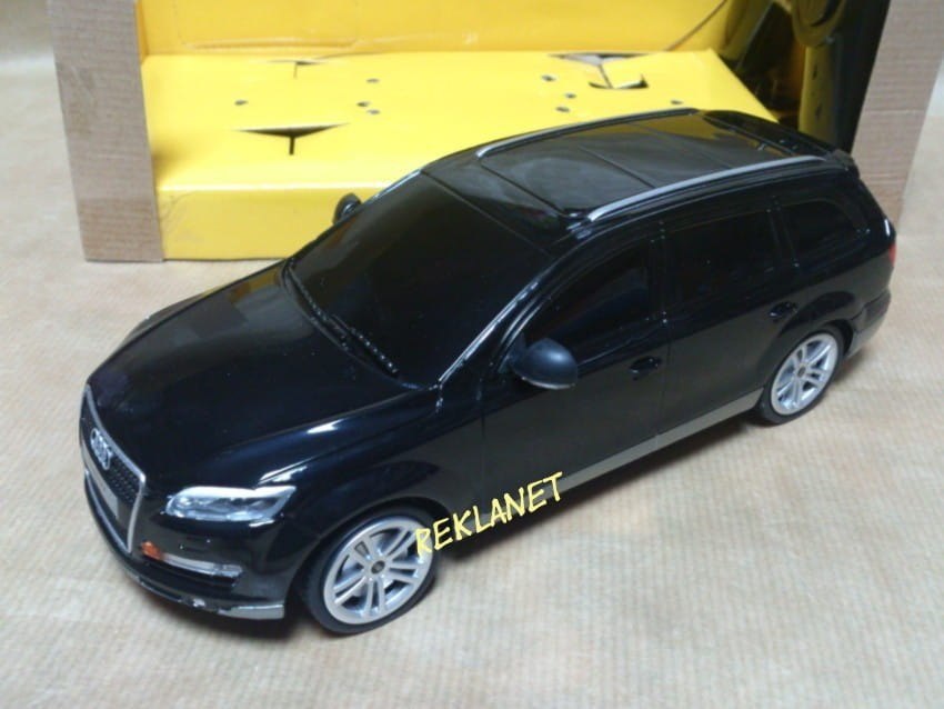 AUTOKOLEKCJA RASTAR RC 1:24 - AUDI Q7 STEROWANE RADIEM 27Mhz AUTOKOLEKCJA RASTAR RC 1:24 - AUDI Q7 STEROWANE RADIEM 27Mhz